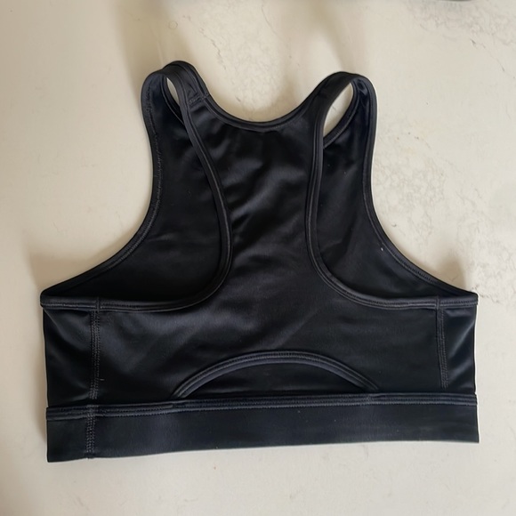Nike dri fit sports bra size small - Picture 2 of 3